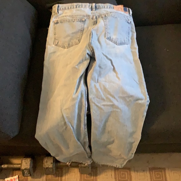 Eddie Bauer light wash, uses condition, rough look - Picture 3 of 3